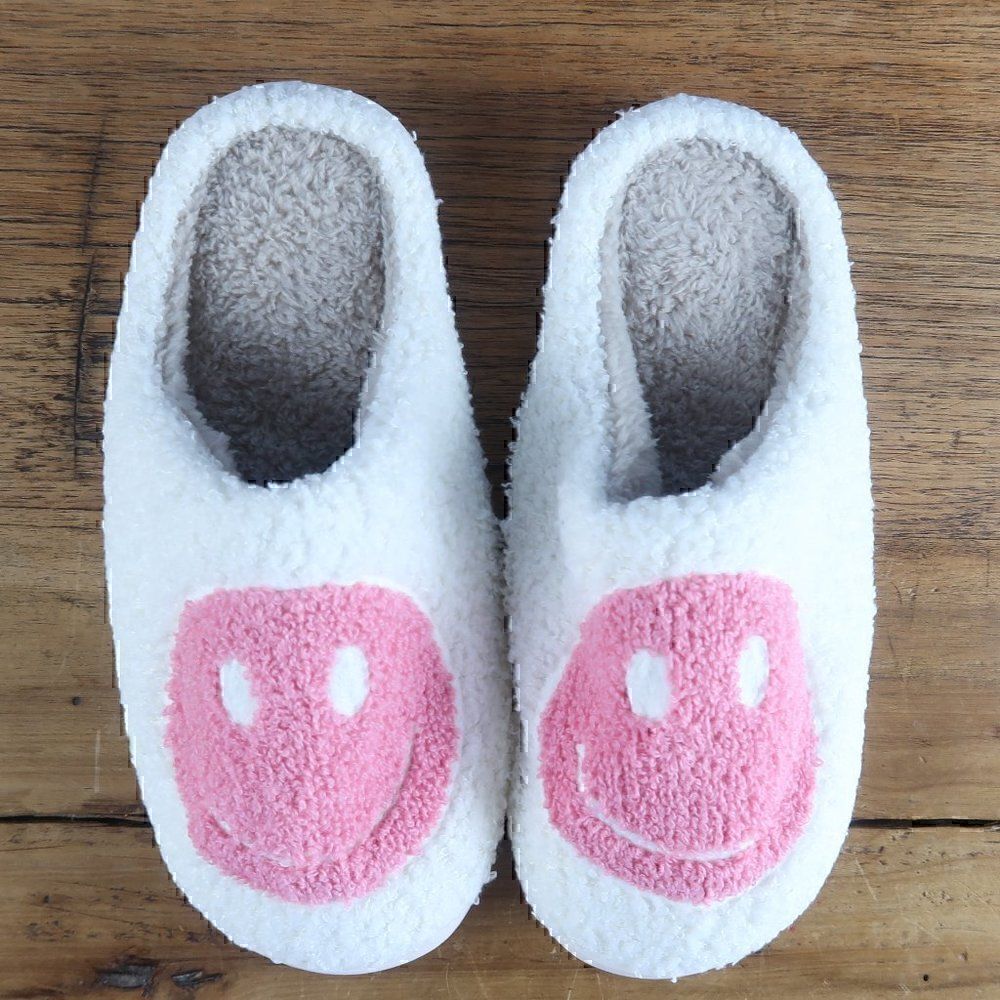 WHITE WITH PINK SMILEY FACE PLUSH COZY SLIP ON SLIPPERS WITH RUBBER SOLE NWT - Picture 3 of 6